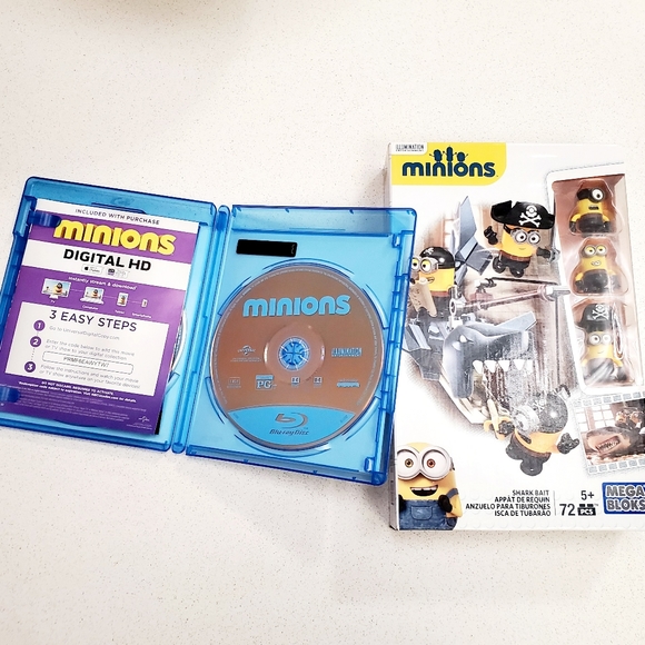 BNWT - MINIONS - Lego style 72 pcs & DVD movie pkg - Picture 4 of 5